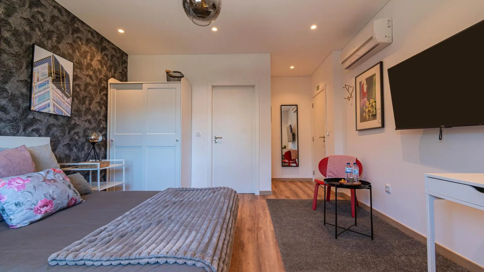 7Min To Uni Se-Velha - Ac - Work Desk - 300Mbs Wifi - Suite 2 Coimbra Portugal