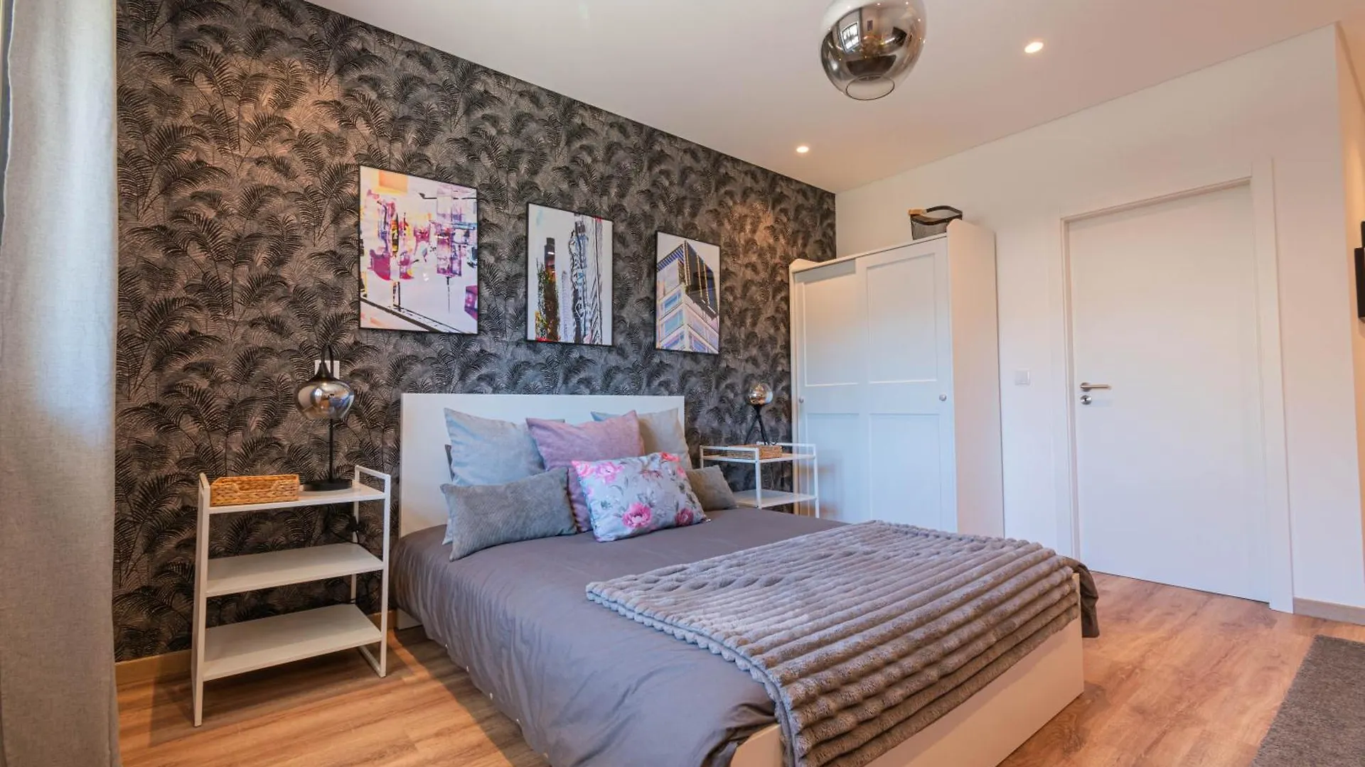 Guest house 7Min To Uni Se-Velha - Ac - Work Desk - 300Mbs Wifi - Suite 2 Coimbra Portugal