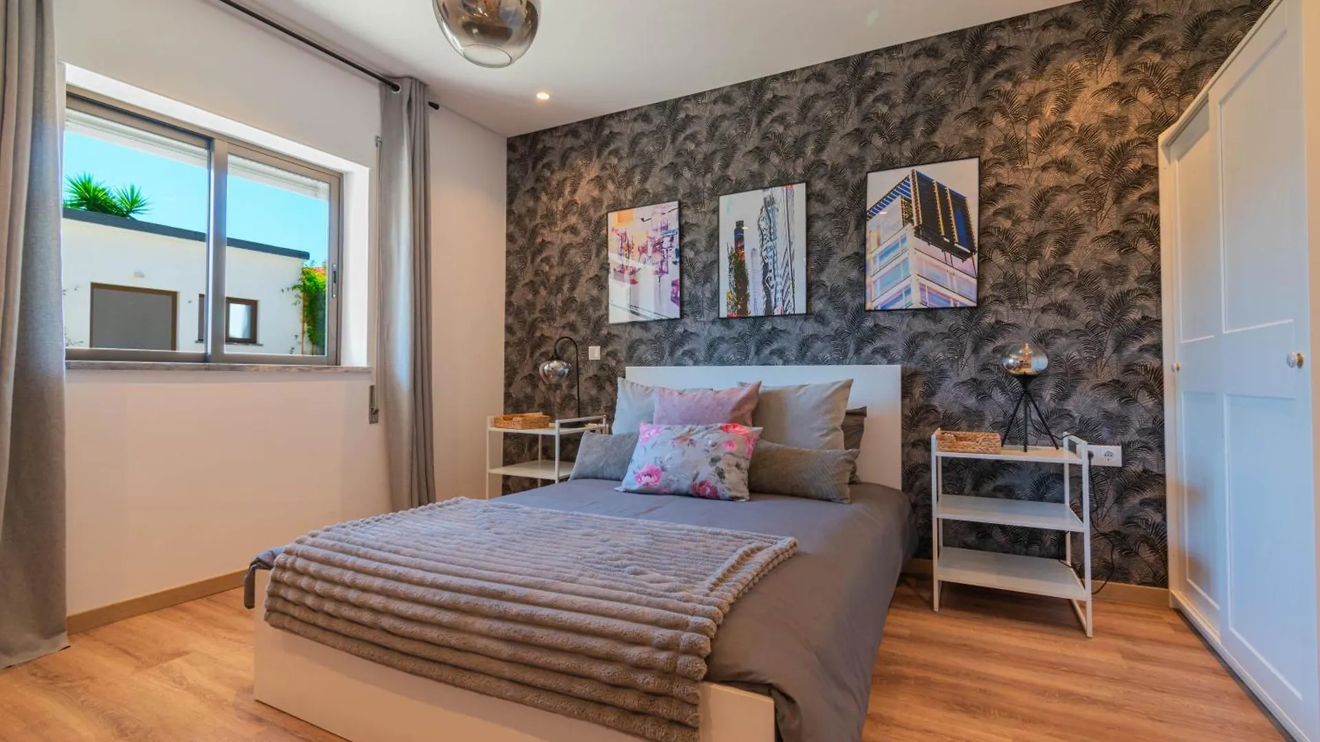 Guest house 7Min To Uni Se-Velha - Ac - Work Desk - 300Mbs Wifi - Suite 2 Coimbra